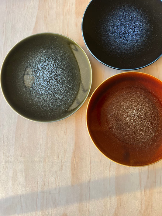 Mino Ware Plate (Diameter 215mm) – Kiln-Effect with Gold Accent
