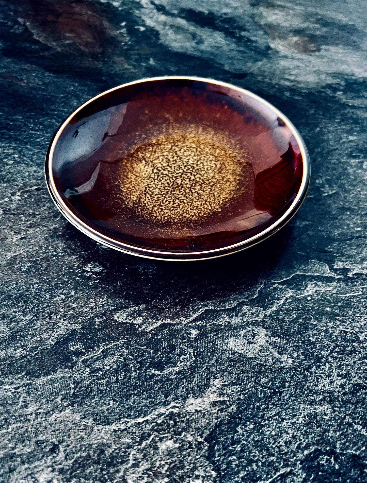 Mino Ware Small Plate – Kiln-Effect with Gold Accent