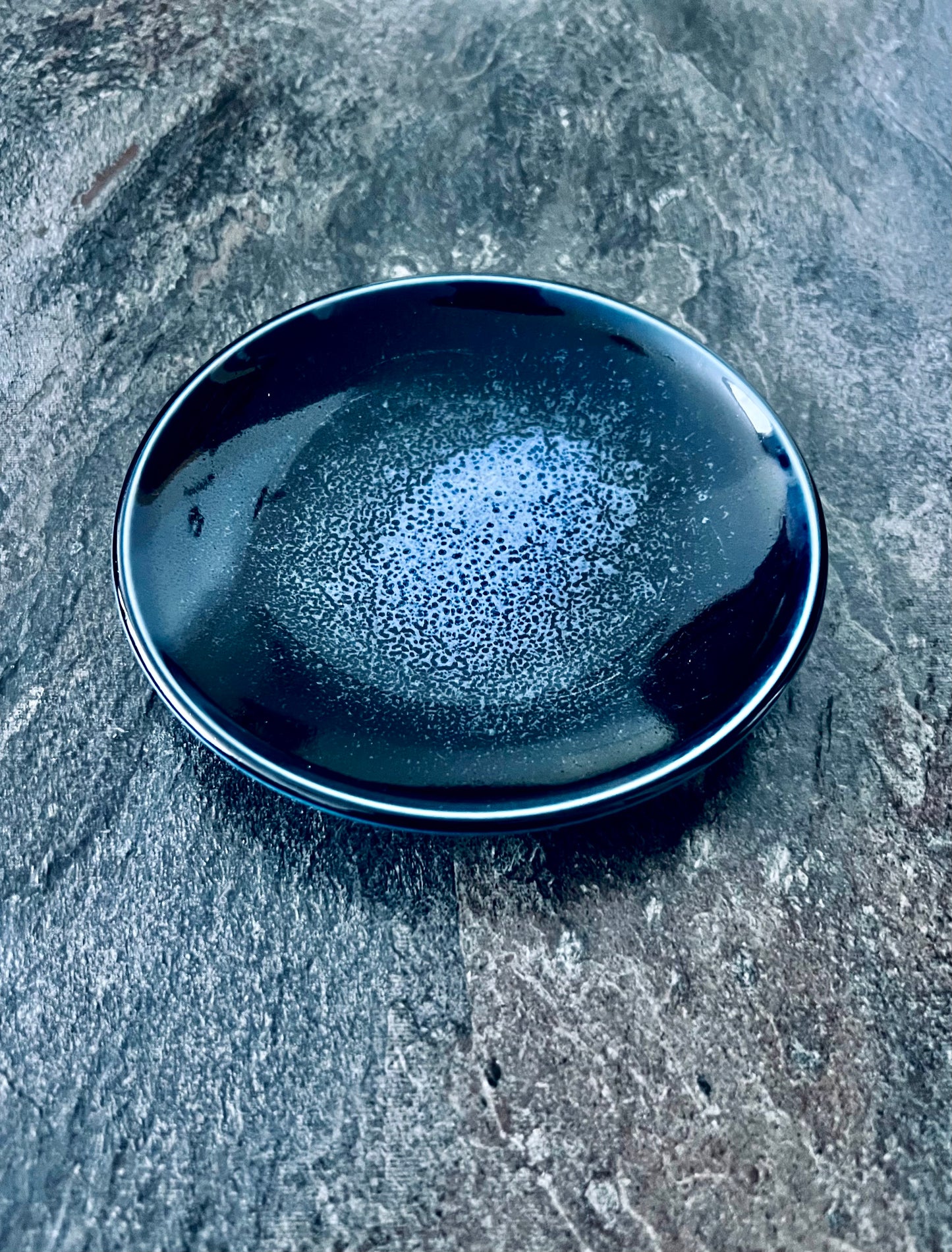 Mino Ware Small Plate – Lapis Blue Crystal Glaze