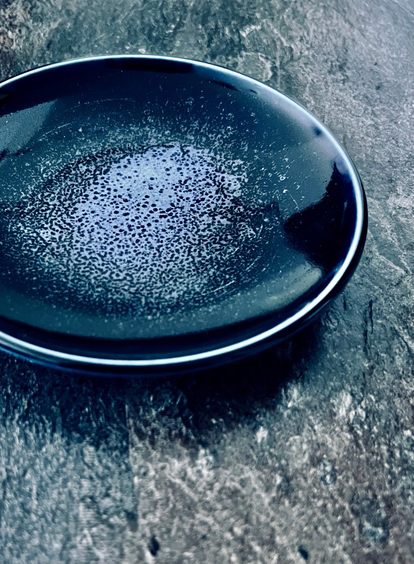Mino Ware Small Plate – Lapis Blue Crystal Glaze