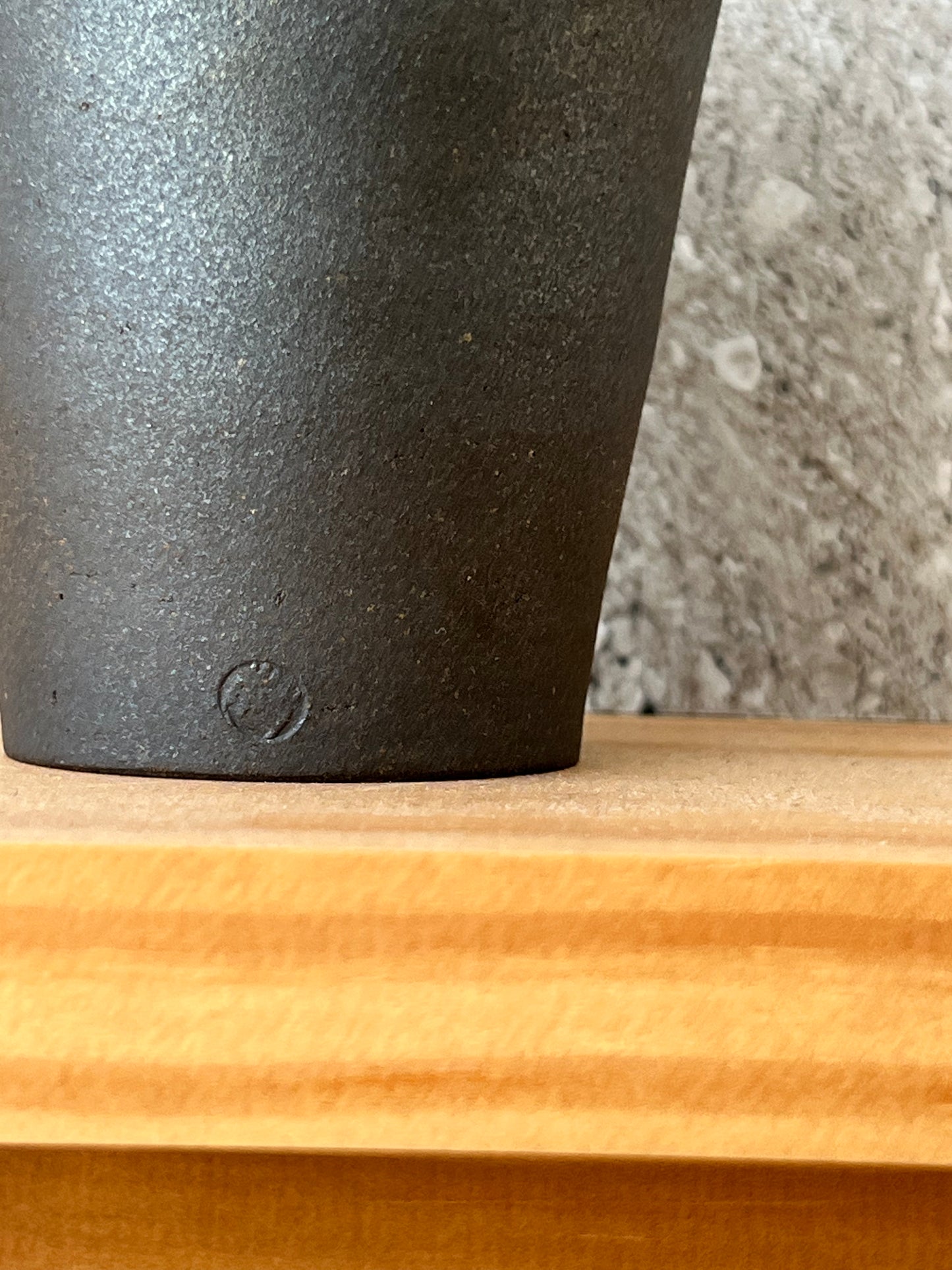 Bin Akiyama – Carbon-Fired Ceramic Cup (Kasama Ware)