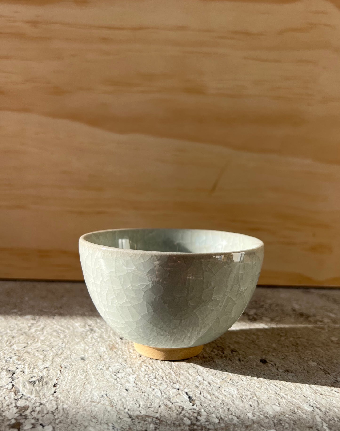 [Arita Ware] Celadon Glaze with Ice-Crackle Pattern (Kanyu) small bowl -Light gray-
