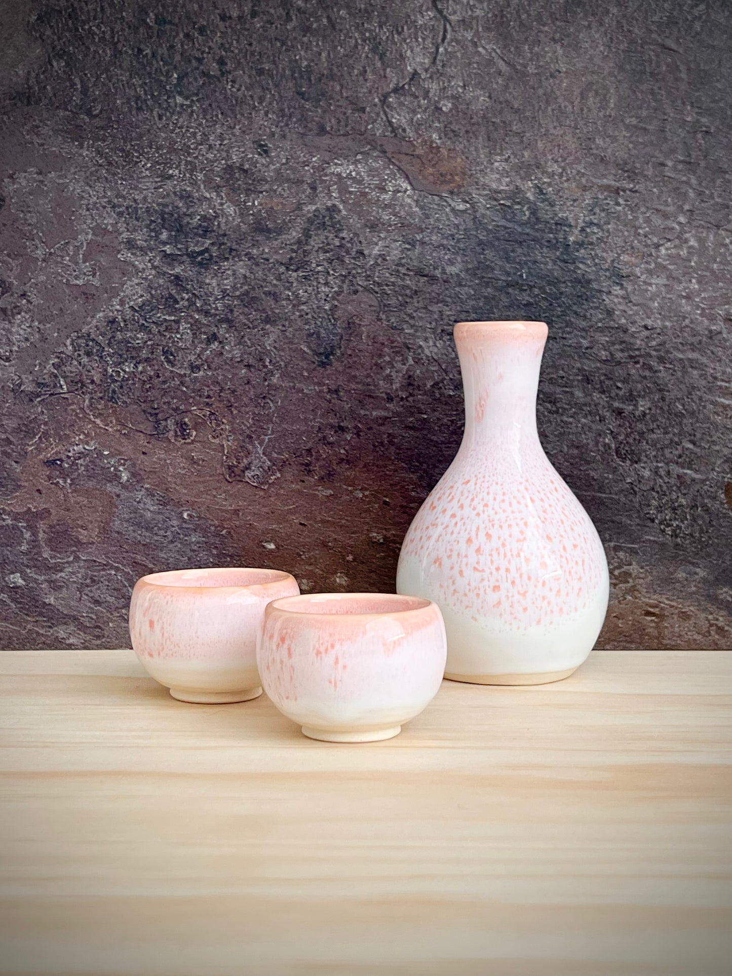 Handcrafted Mino Ware Sake Set – Tokkuri & Ochoko Cups (Pink and White Ceramic)