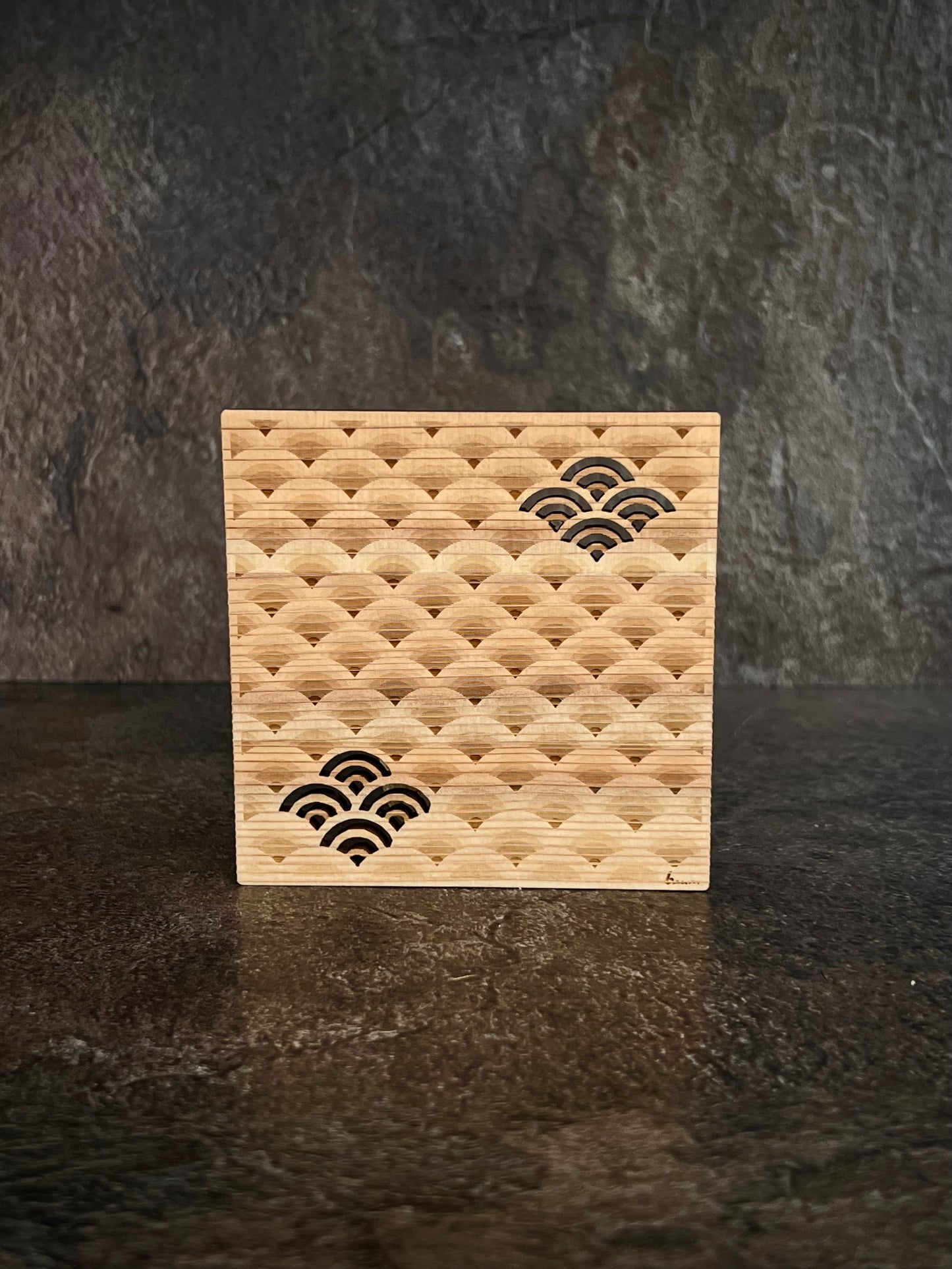 Wooden Coaster with Seigaiha Pattern – Tosa Reihoku Cedar