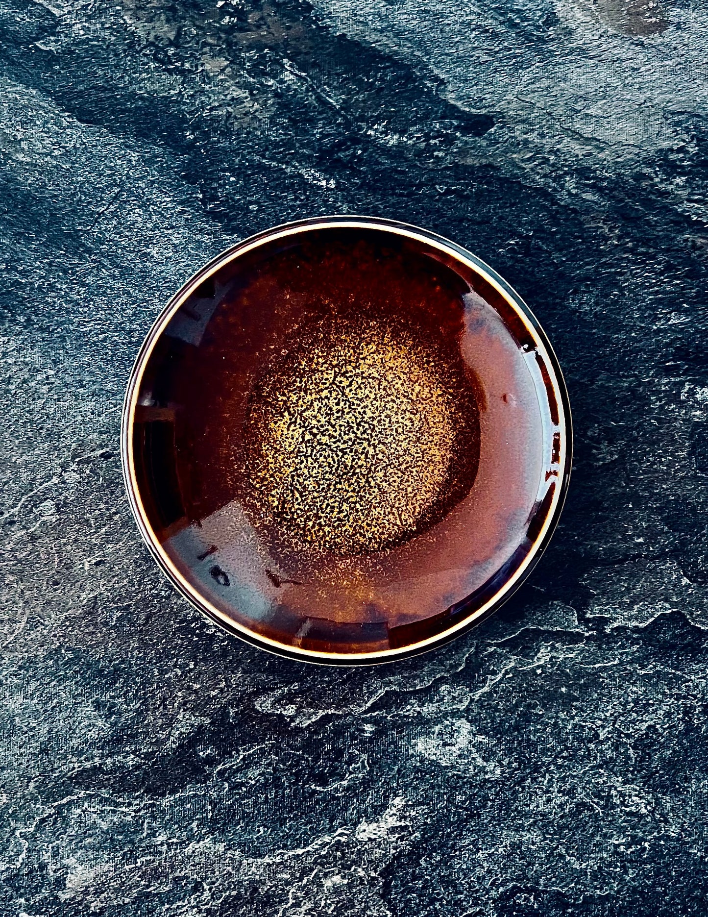 Mino Ware Small Plate – Kiln-Effect with Gold Accent
