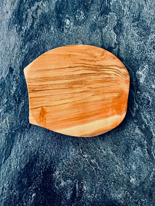 Wooden plate "Cherry Wood" – Graceful Curves & Warm Tones