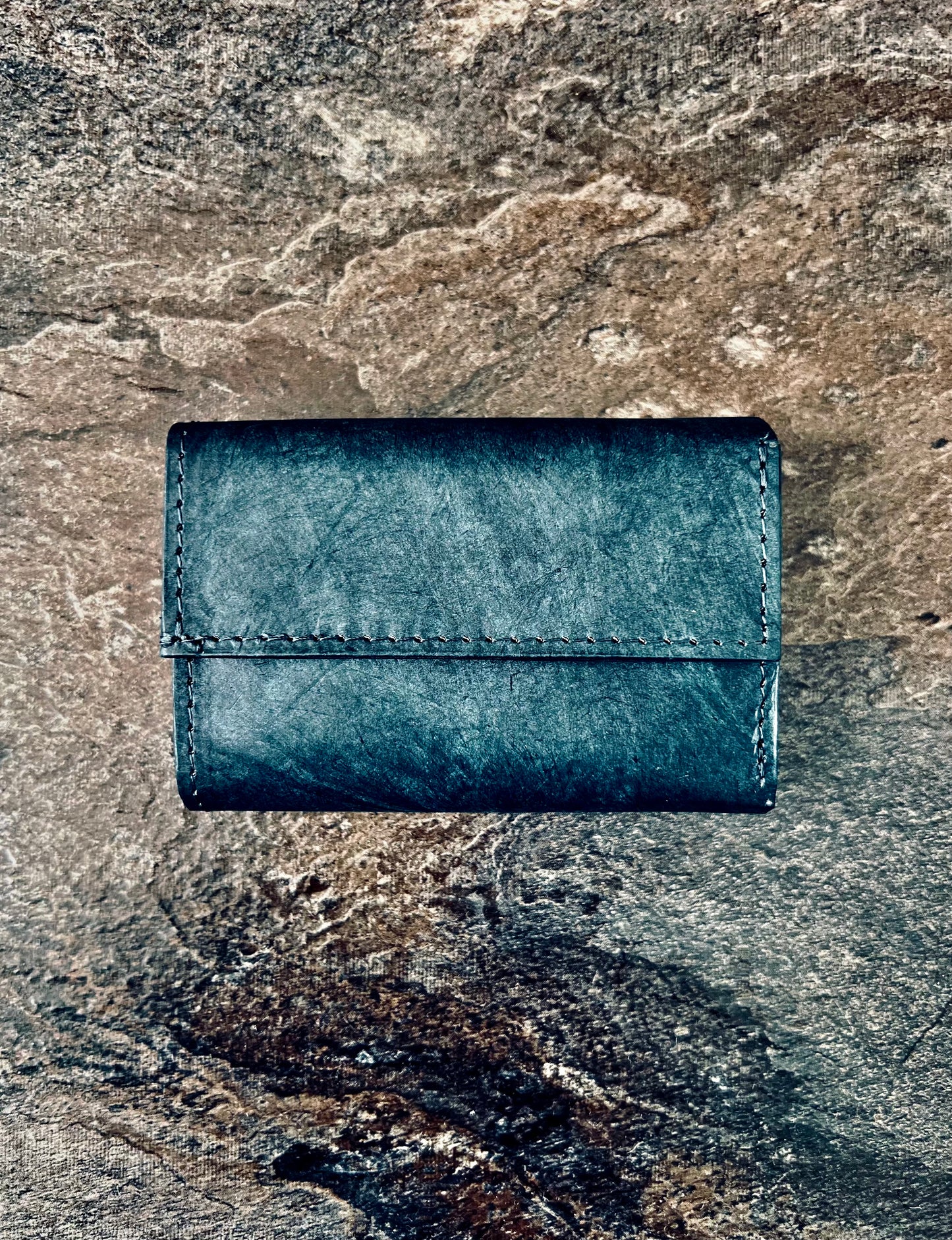 Situs Minimalist Wallet – Made with Tyvek® "Midnight Blue"