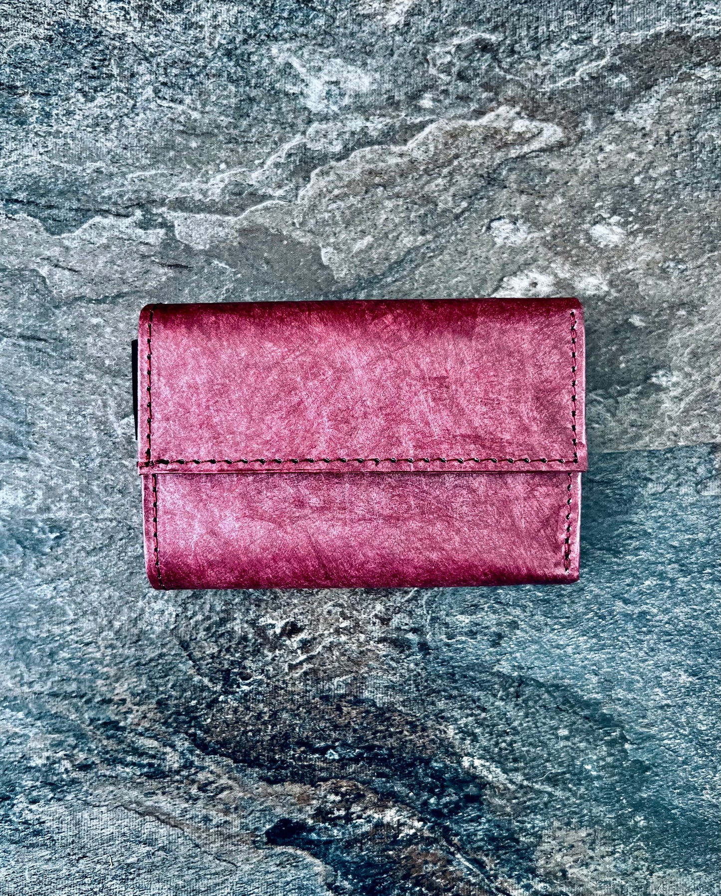 Situs Minimalist Wallet – Made with Tyvek® "Dark Red"