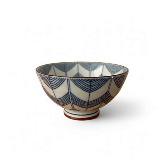 Arita-yaki Bowl "Yabane" | Japanese Blue & White Bowl 12cm - Feather Pattern