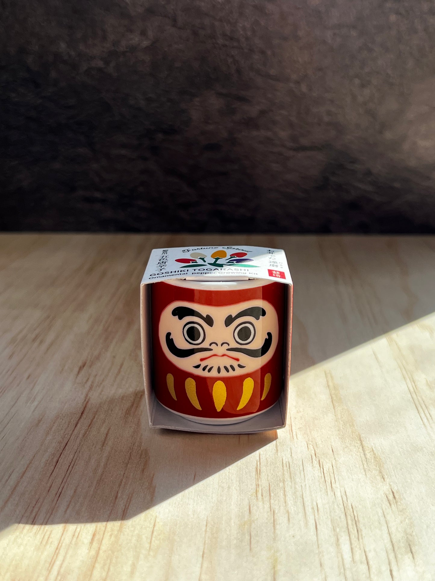 Omedeta Ochoko – Daruma (Red) with Five-Colored Chili Pepper Growing Kit