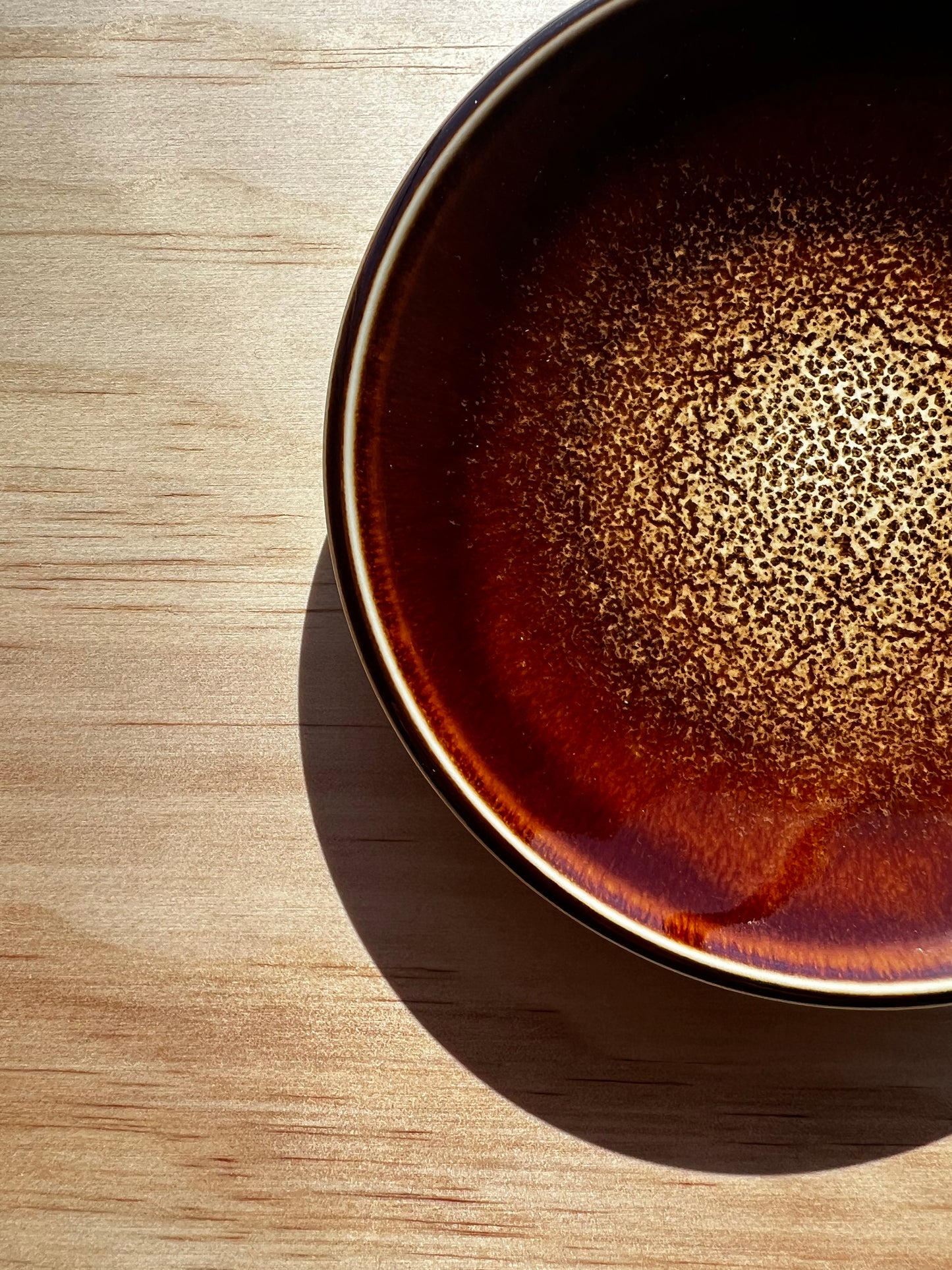 Mino Ware Small Plate – Kiln-Effect with Gold Accent