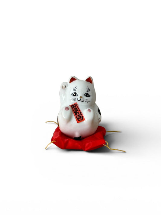 Okiagari Maneki Neko (Tokoname ware) | Lucky Cat with Cushion